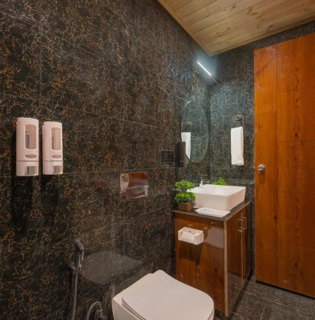 Charvi Group I 1 Bed Room With Pvt Balcony L Roof Top L Good Hospitality Kufri By Exotic Stays Shimla