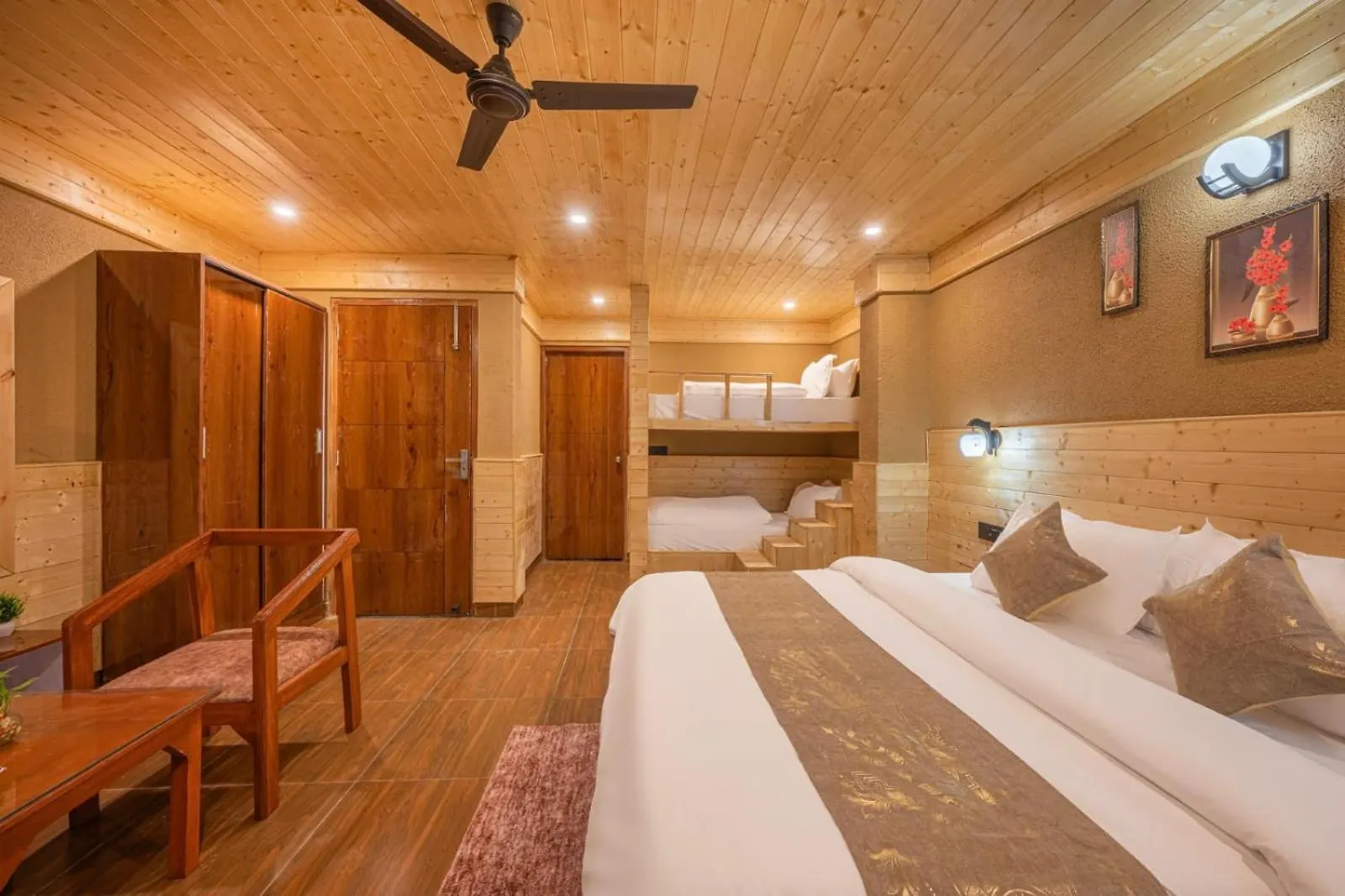 Apartment Charvi Group I 1 Bed Room With Pvt Balcony L Roof Top L Good Hospitality Kufri By Exotic Stays Shimla India