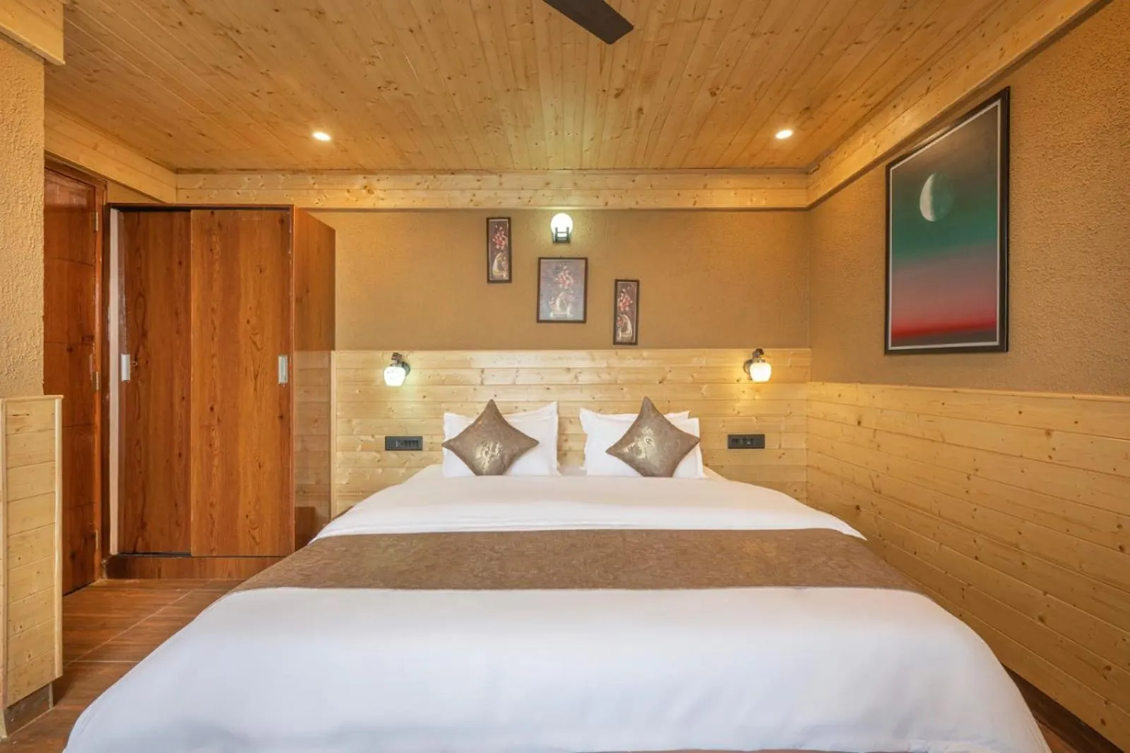 Charvi Group I 1 Bed Room With Pvt Balcony L Roof Top L Good Hospitality Kufri By Exotic Stays Shimla Apartment